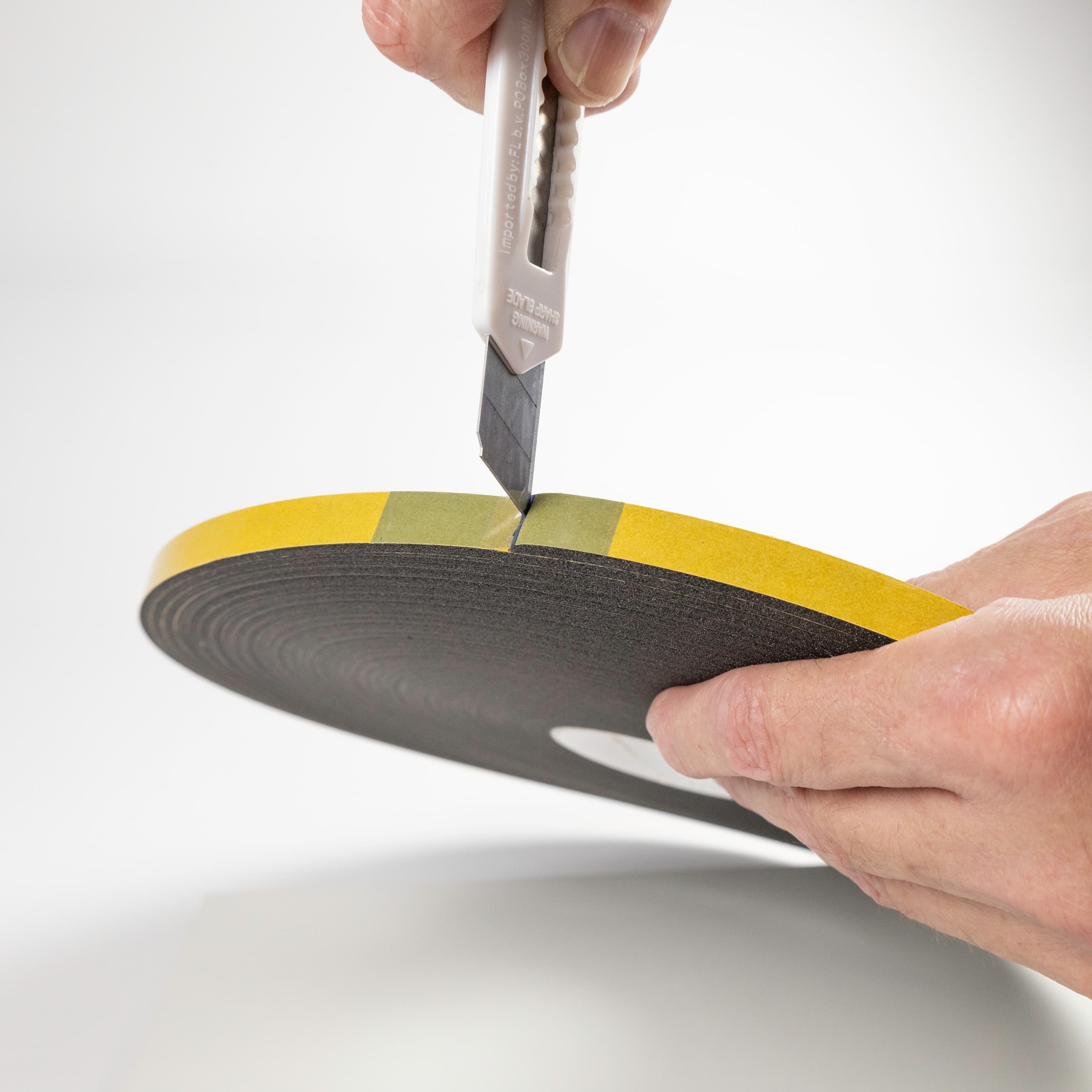 112_Fixxerss Foamtape – Isolierband für Fassadenplatten